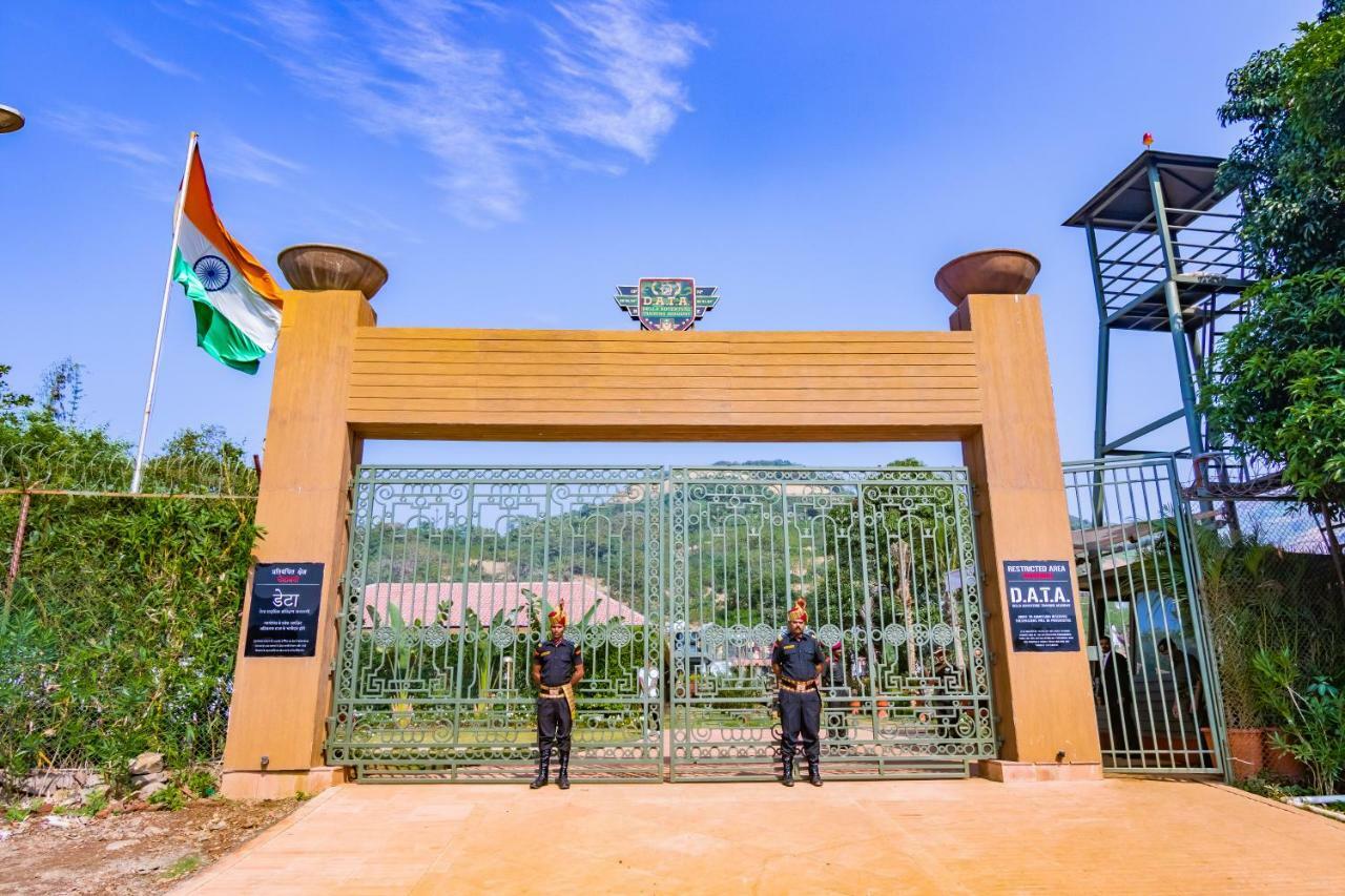 Data Resort By Della Adventure Lonavala Bagian luar foto